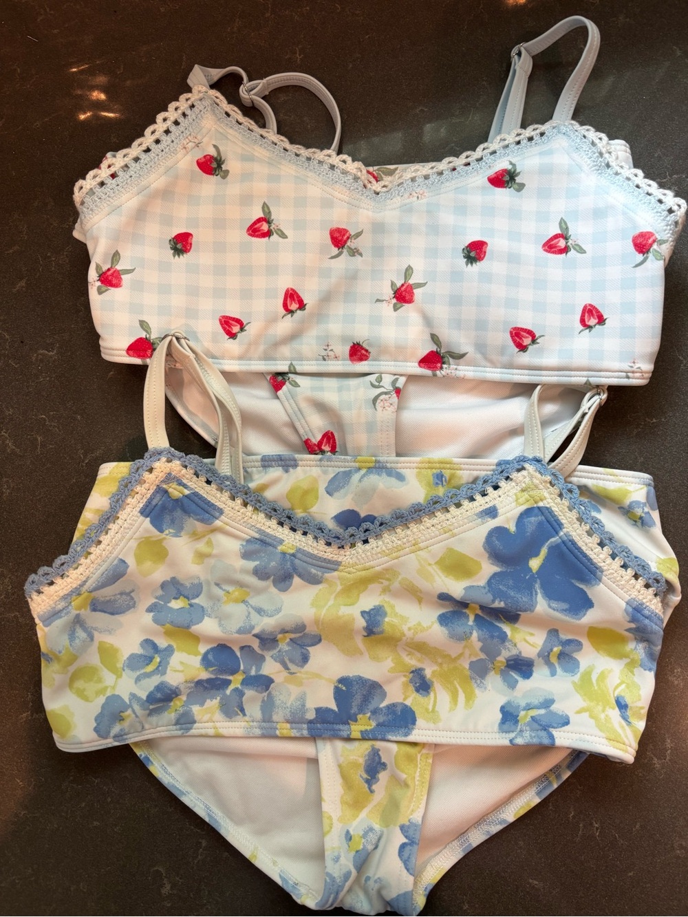 abercrombie kids set of 2 bikinis White floral Bikini & Red strawberry bikini 🍓👙